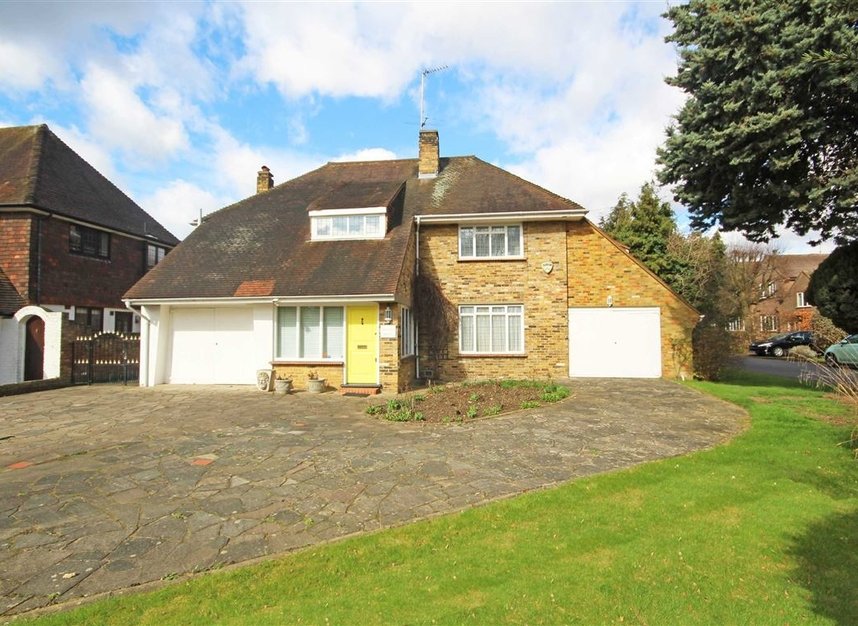 Property for sale in Darby Gardens, SunburyOnThames, TW16 Dexters